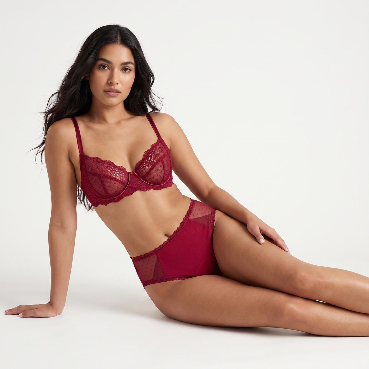 Culotte menstruelle Iris en dentelle Bordeaux modele